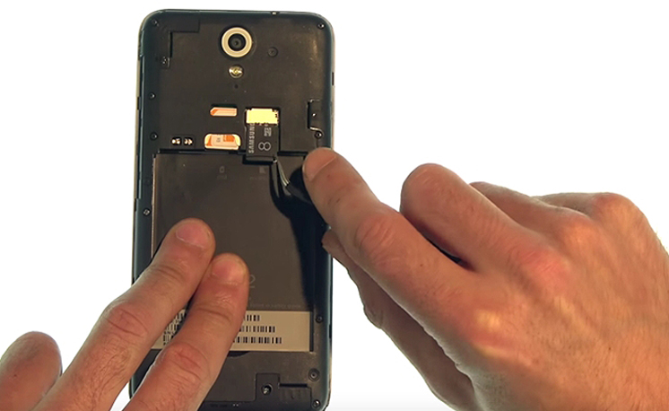 Changement de vitre seule sur Desire 620 photo 1