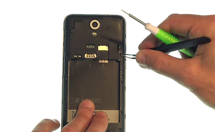 Changement de vitre seule sur Desire 620 photo 1