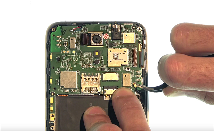 Changement de vitre seule sur Desire 620 photo 1