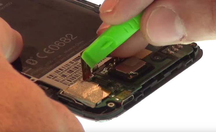 Changement de vitre seule sur Desire 620 photo 1