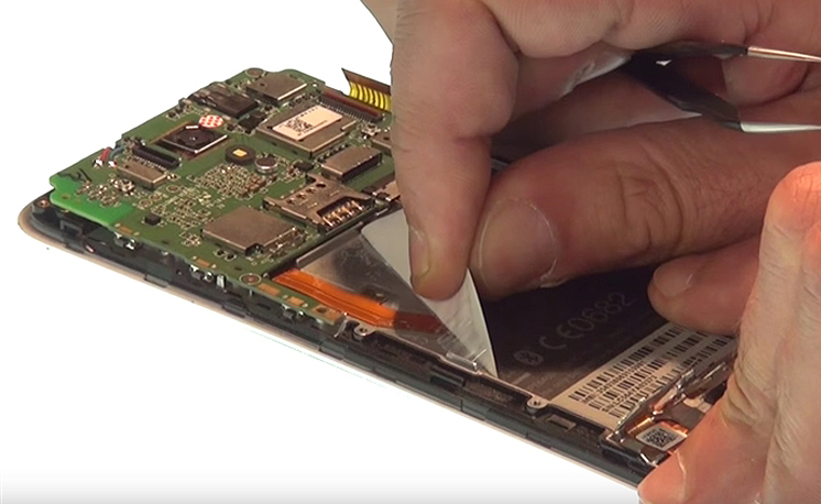 Changement de vitre seule sur Desire 620 photo 1