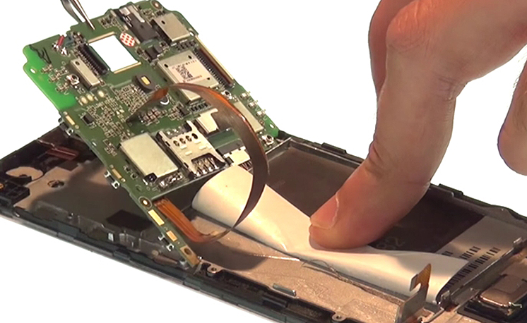 Changement de vitre seule sur Desire 620 photo 1