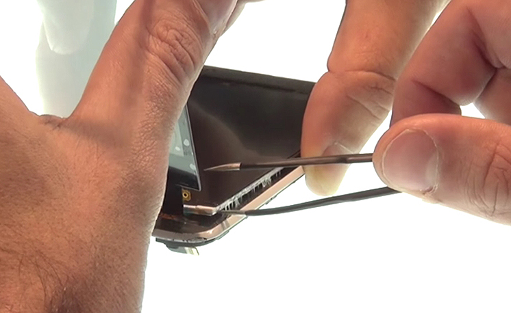 Changement de vitre seule sur Desire 620 photo 1