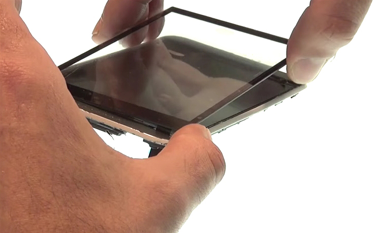 Changement de vitre seule sur Desire 620 photo 1