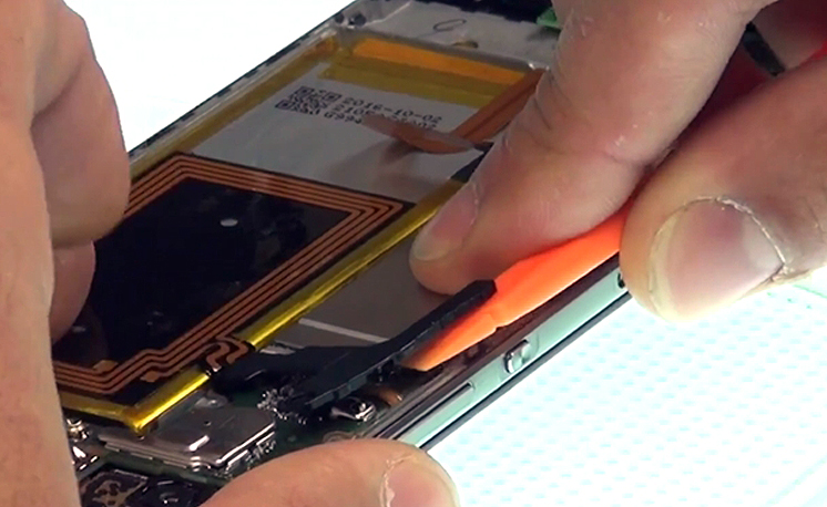 Changement de batterie sur P8 Lite photo 1