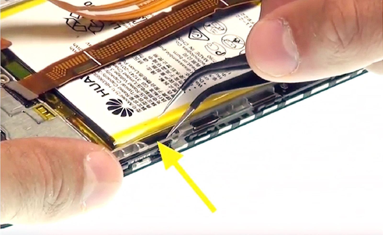 Changement d'écran (vitre+châssis+LCD) sur Mate 8 photo 1