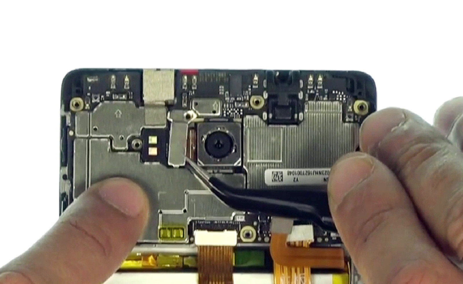 Changement d'écran (vitre+châssis+LCD) sur Mate 8 photo 1