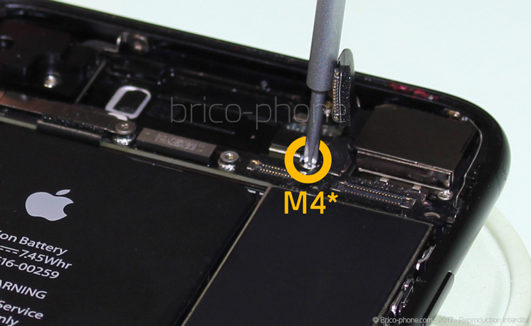 Changement du connecteur de charge sur iPhone 7 photo 2
