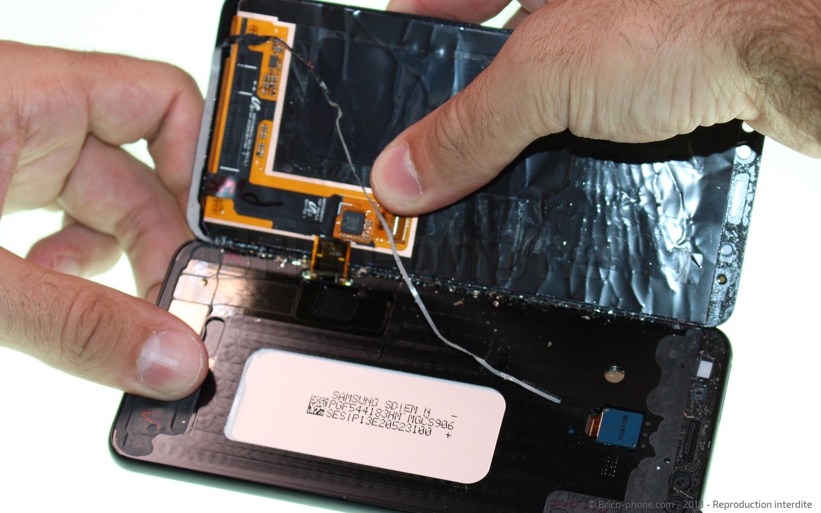 Changement d'écran (vitre+LCD) sur Galaxy A8 2018 photo 3