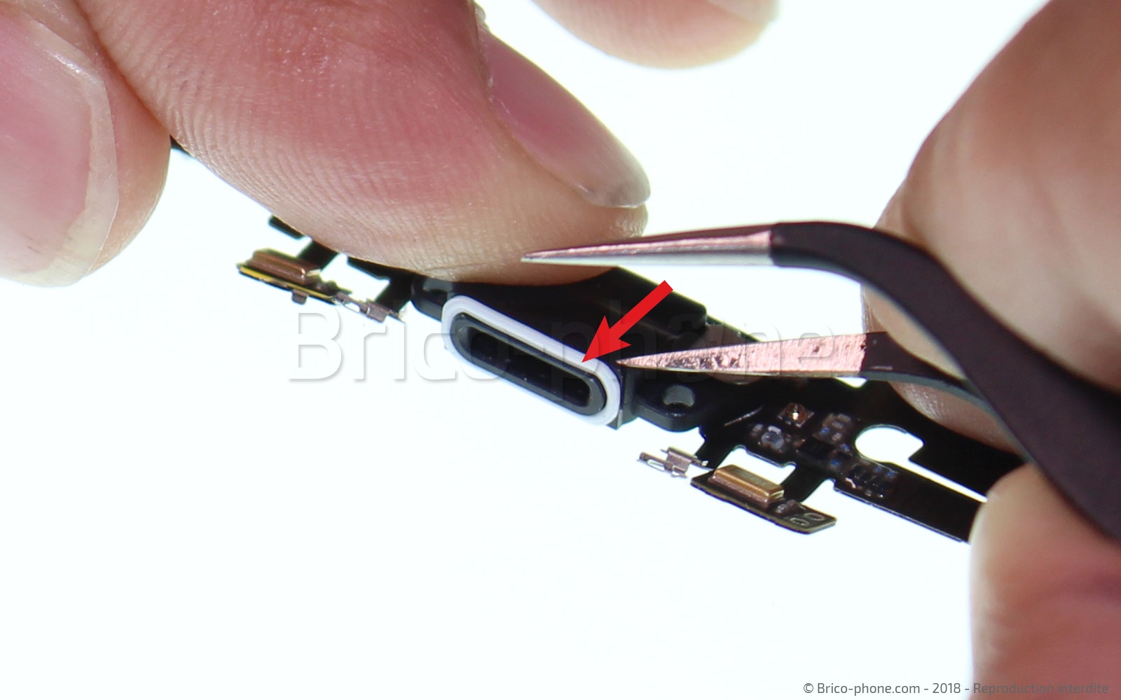 Changement du connecteur de charge sur iPhone 8 Plus photo 1