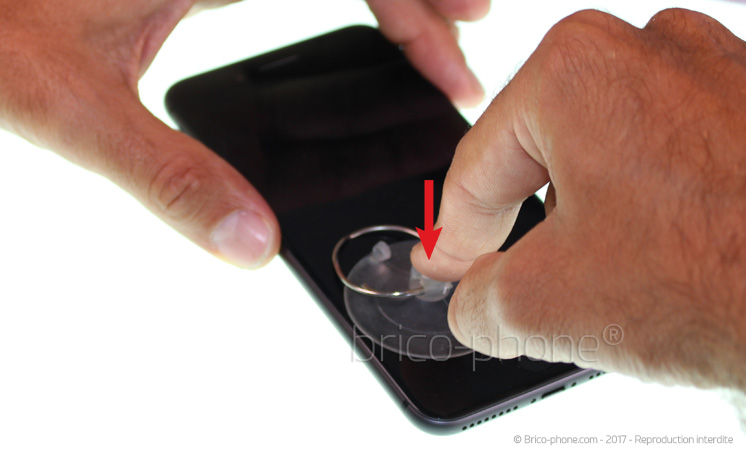 Désoxydation de la carte mère sur iPhone 8 Plus photo 2