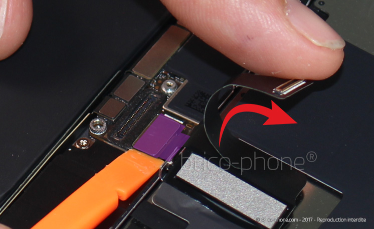 Désoxydation de la carte mère sur iPhone 8 Plus photo 3