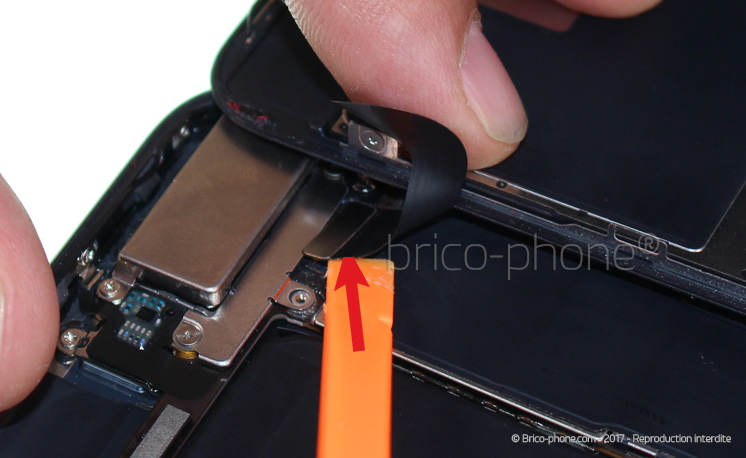 Désoxydation de la carte mère sur iPhone 8 Plus photo 2