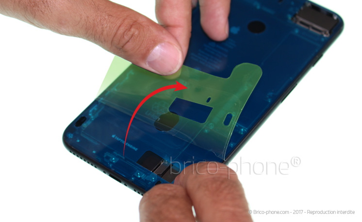 Désoxydation de la carte mère sur iPhone 8 Plus photo 3