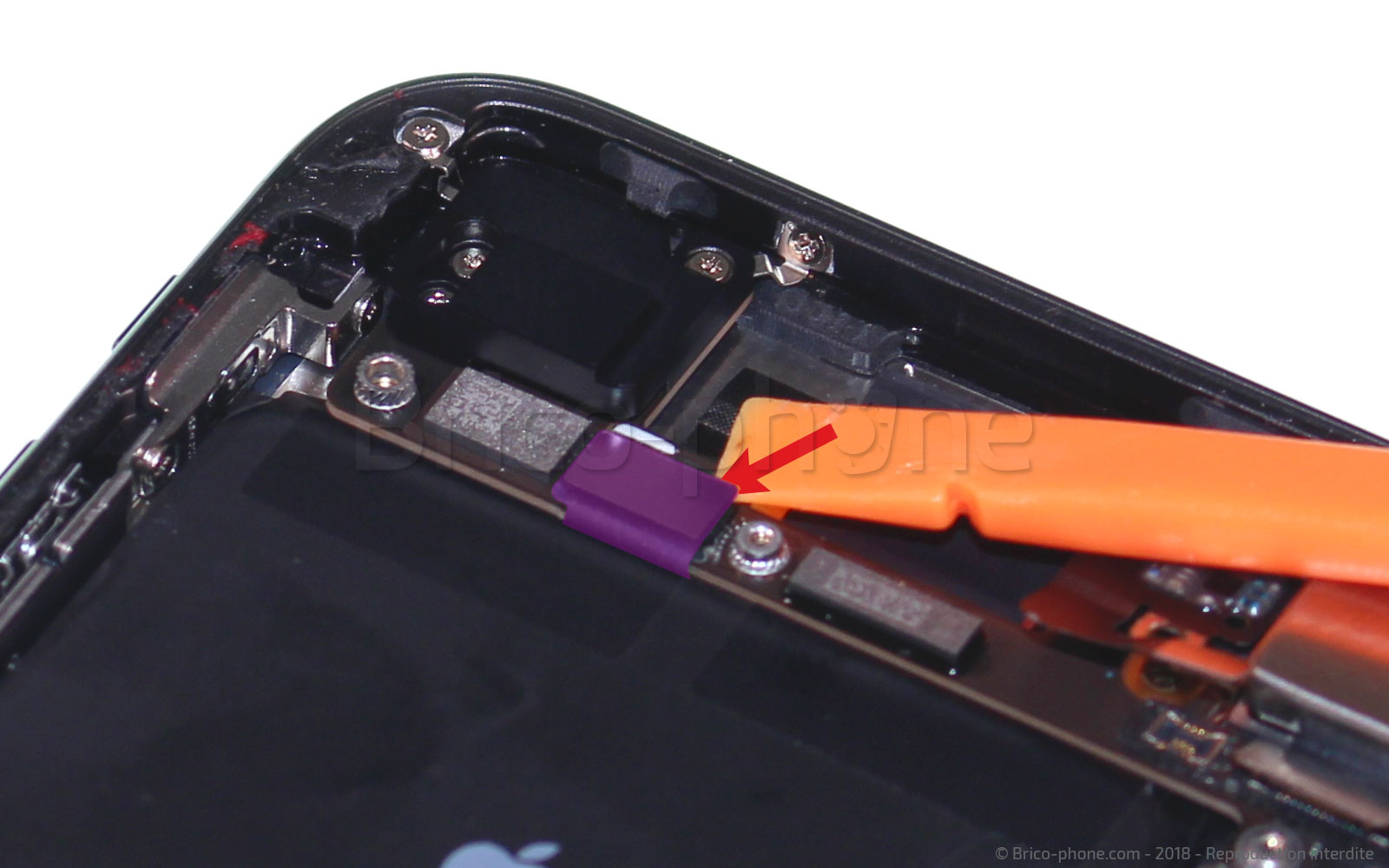 Désoxydation de la carte mère sur iPhone 8 Plus photo 3