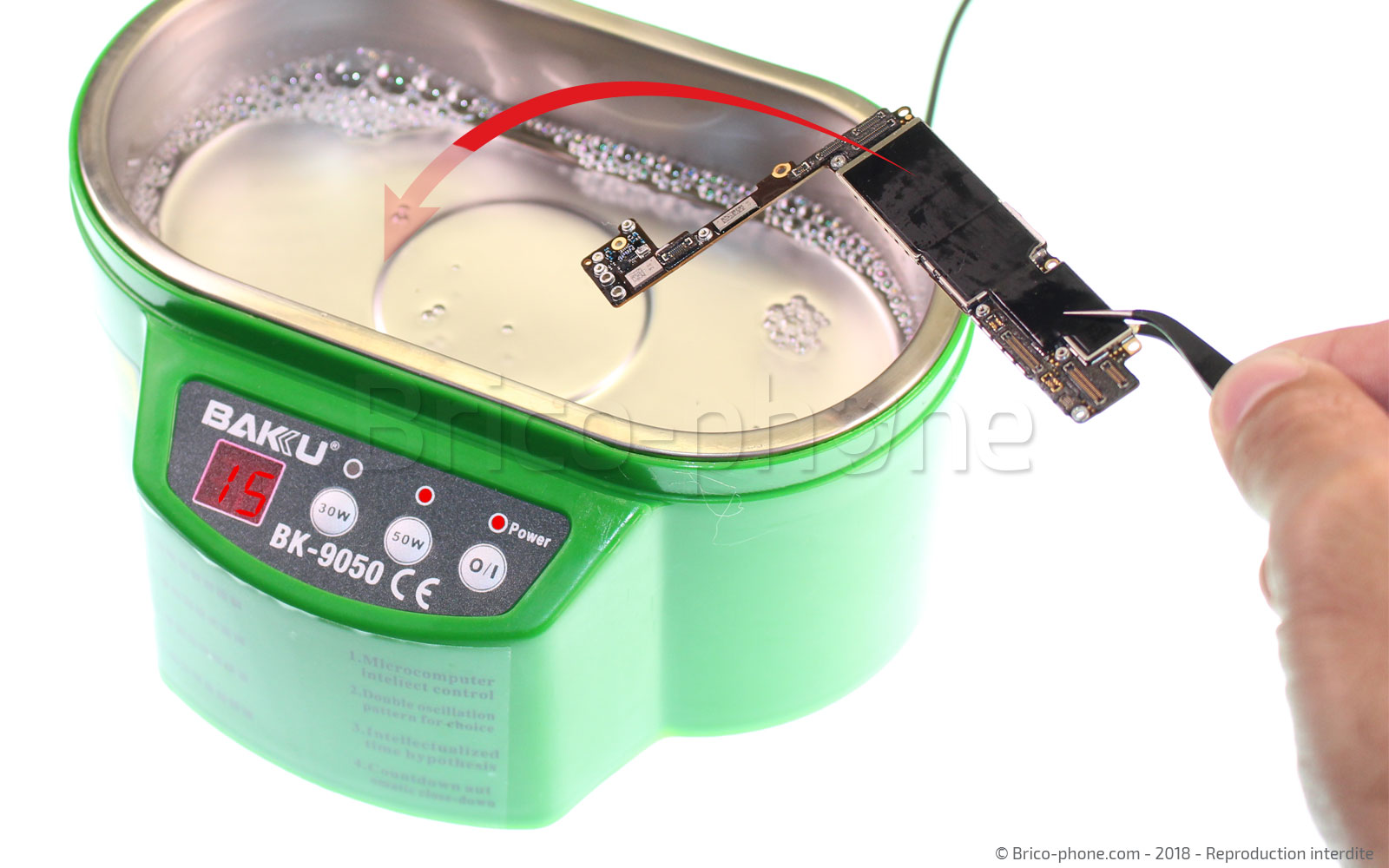 Désoxydation de la carte mère sur iPhone 8 Plus photo 3