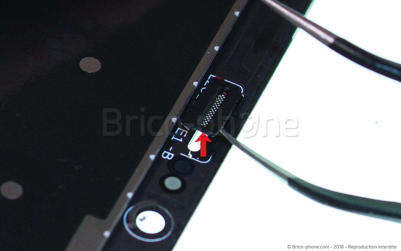 Changement d'écran (vitre+LCD) sur Honor View 10 photo 2