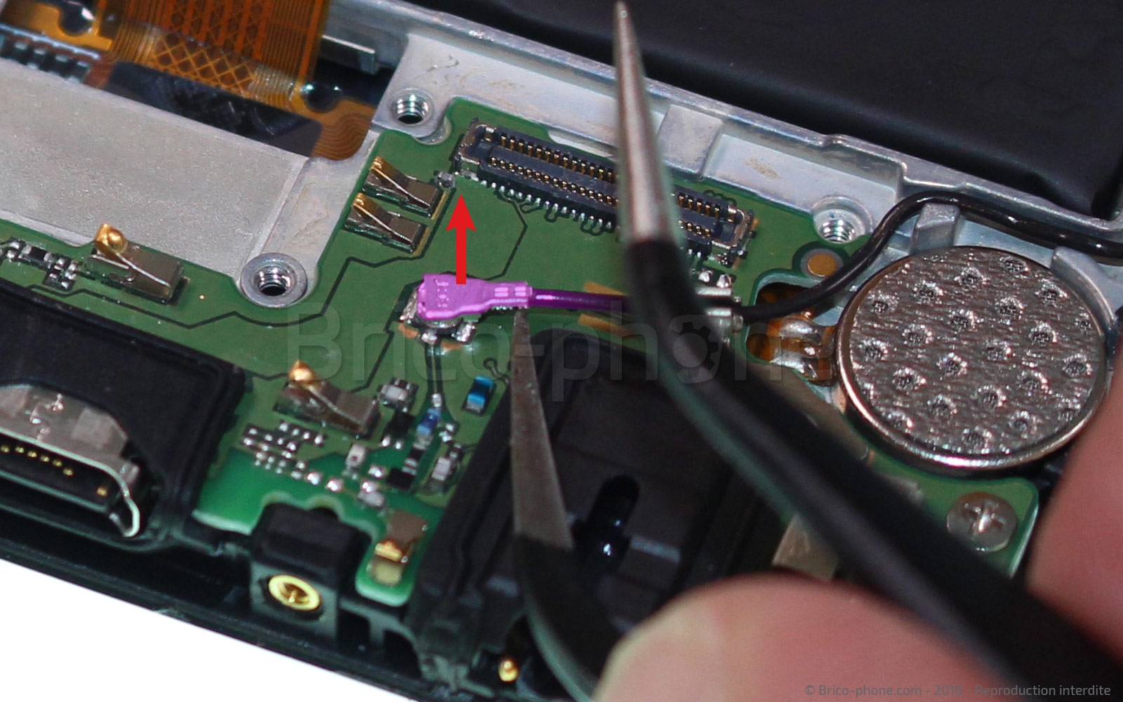 Changement du connecteur de charge sur Honor View 10 photo 2