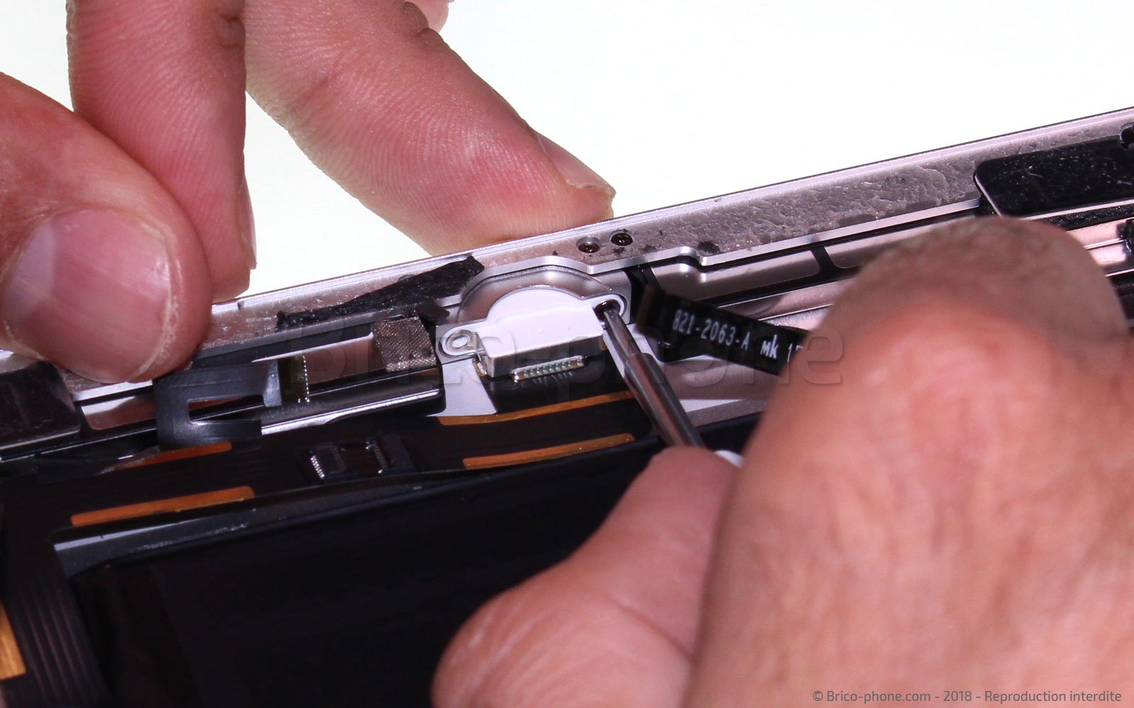Démontage Complet sur iPad 6 2018 photo 2