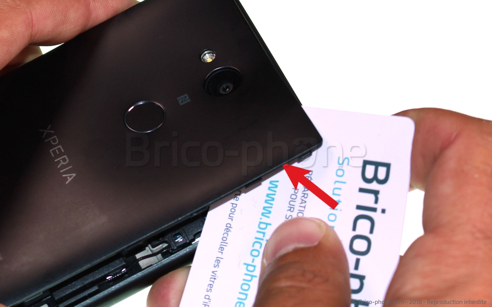 Changement de batterie sur Xperia L2 - L2 Dual photo 3