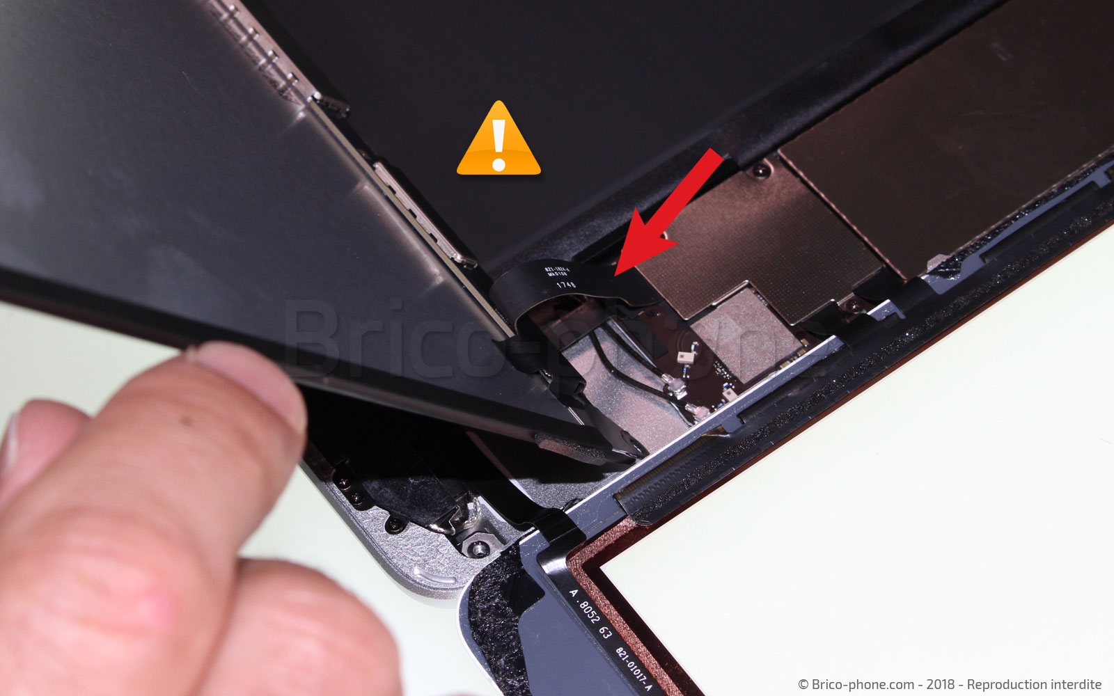Changement de batterie sur iPad 6 2018 photo 3