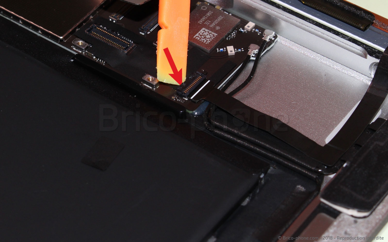 Changement de batterie sur iPad 6 2018 photo 1