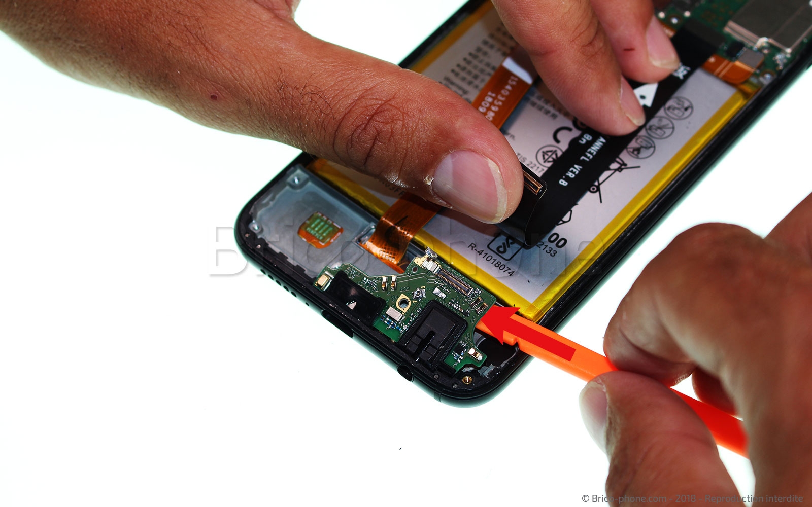 Changement du connecteur de charge et prise Jack sur P20 lite photo 1