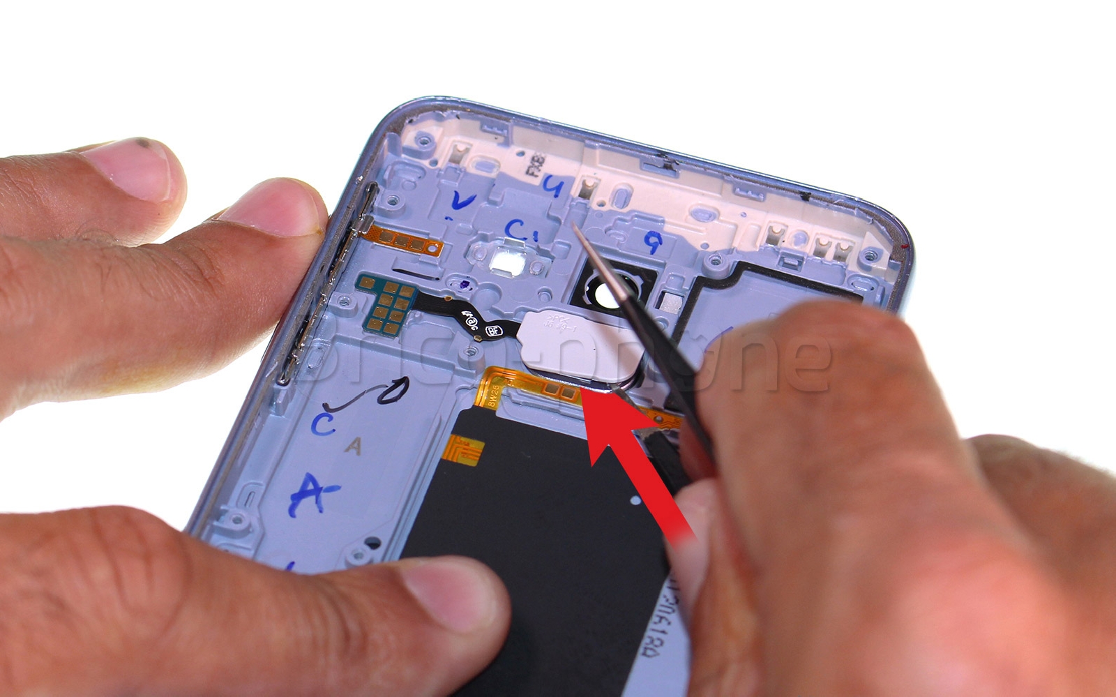 Changement de coque arrière sur Galaxy J6 photo 1