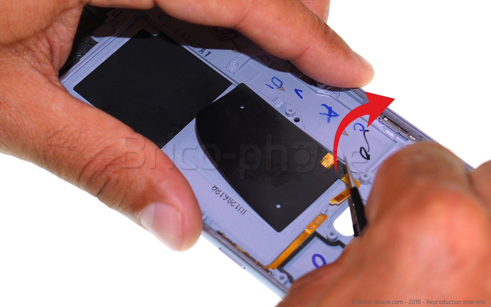 Changement de coque arrière sur Galaxy J6 photo 3