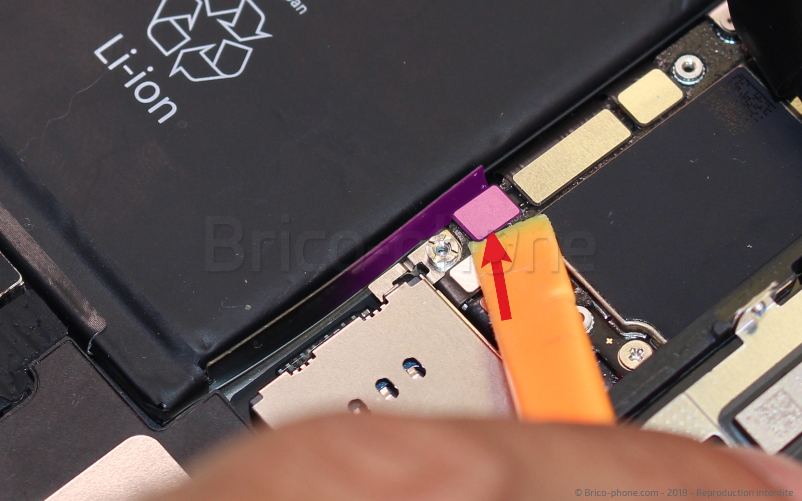 Changement du connecteur de charge sur iPhone XR photo 3