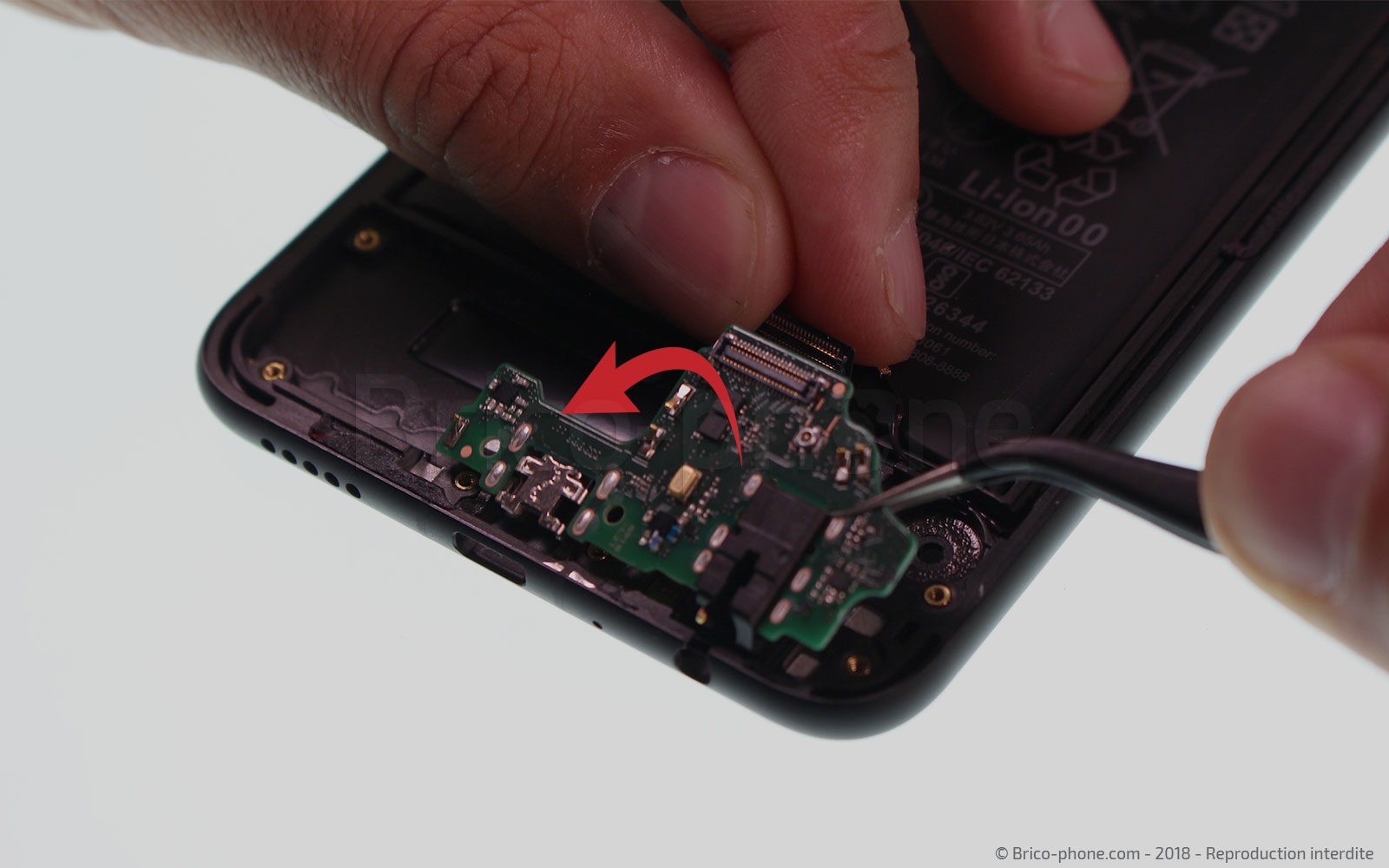 Changement du connecteur de charge sur Honor 8X photo 3
