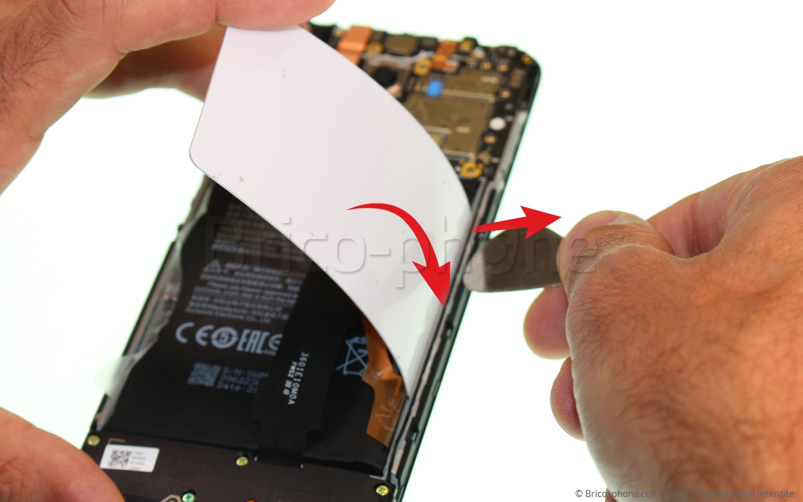 Changement de batterie sur Pocophone F1 photo 2