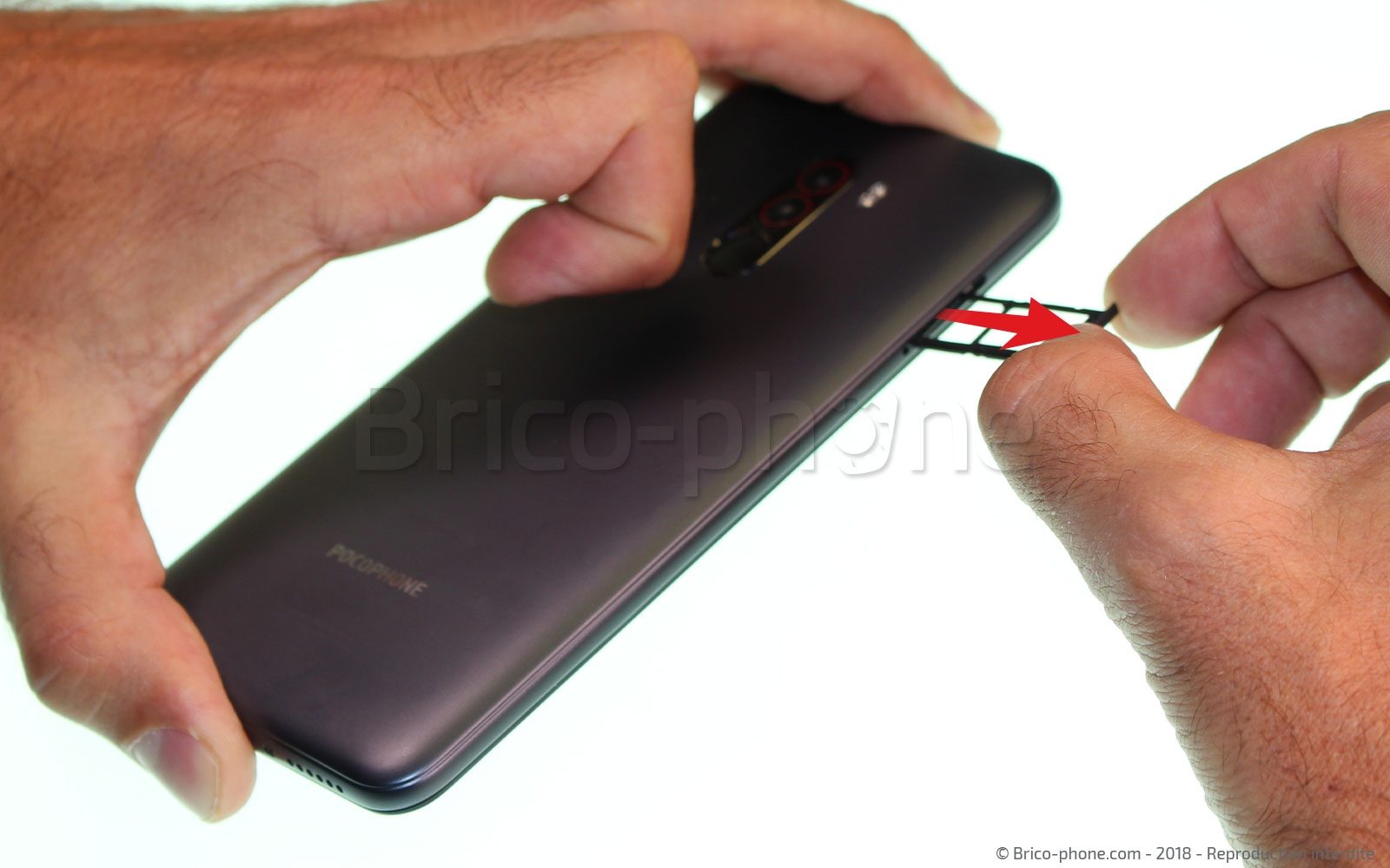 Changement de la coque arrière sur Pocophone F1 photo 3