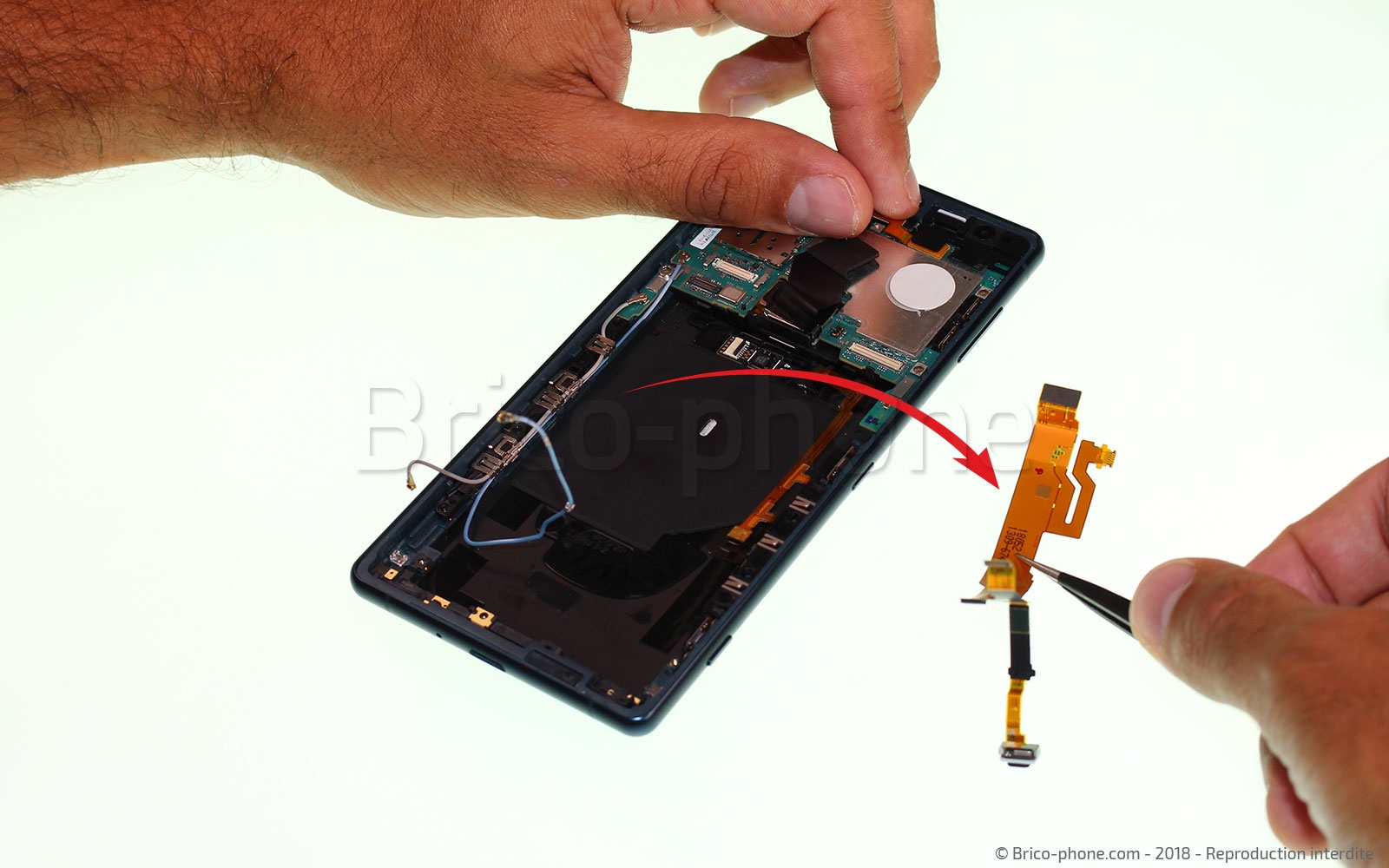 Démontage complet  sur Xperia XZ2 photo 4