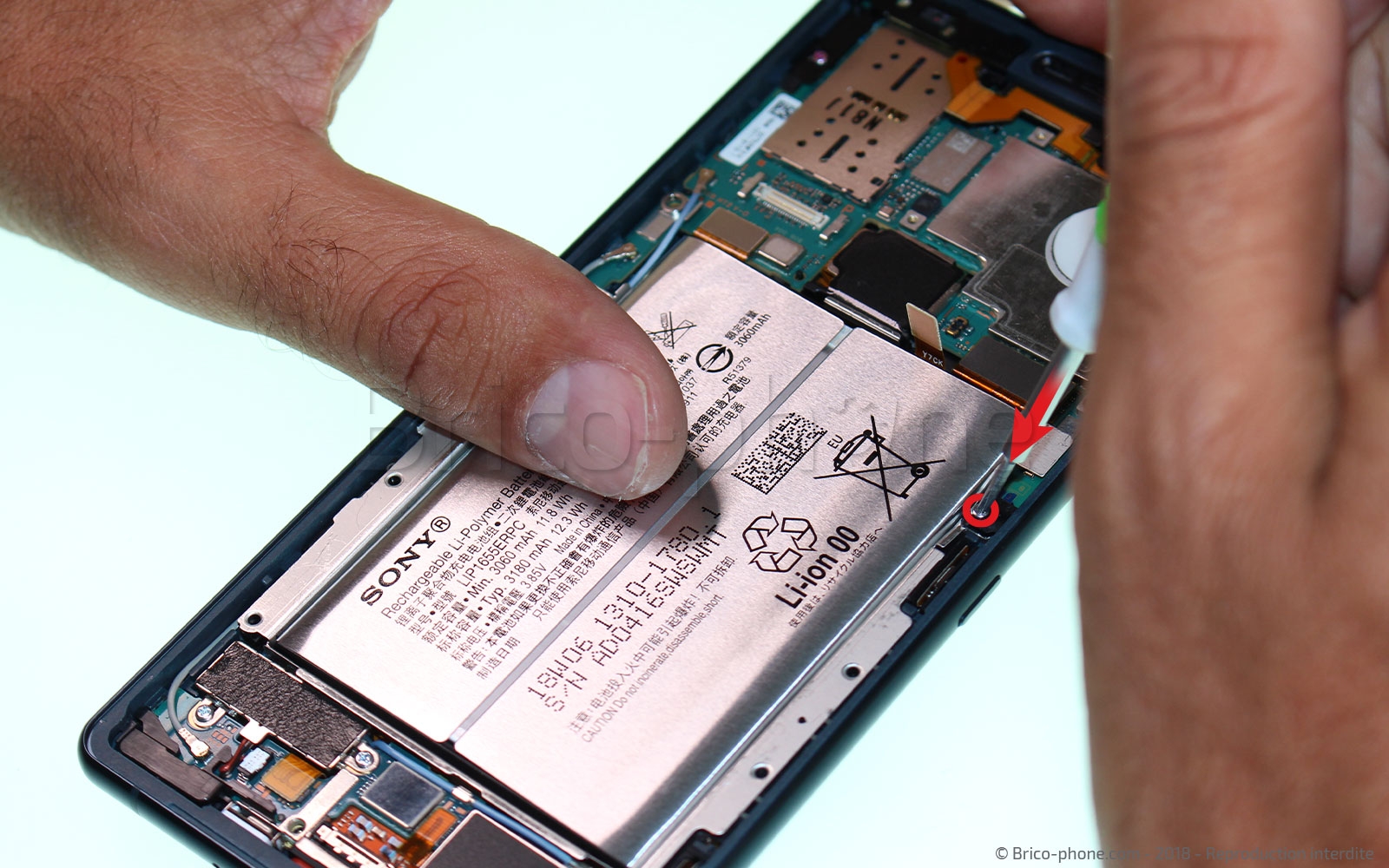 Changement de bloc haut-parleur externe sur Xperia XZ2 photo 1