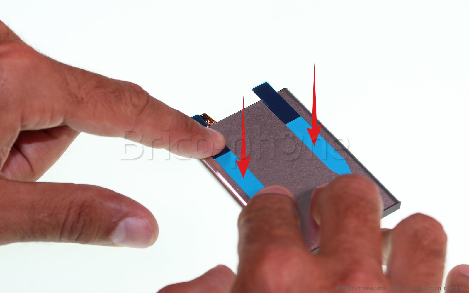 Changement de bloc haut-parleur externe sur Xperia XZ2 photo 2