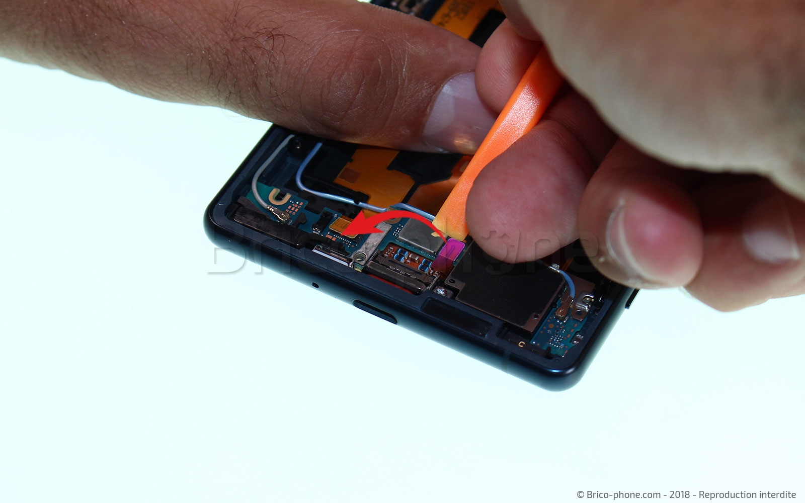 Changement de nappe power / volume sur Xperia XZ2 photo 2