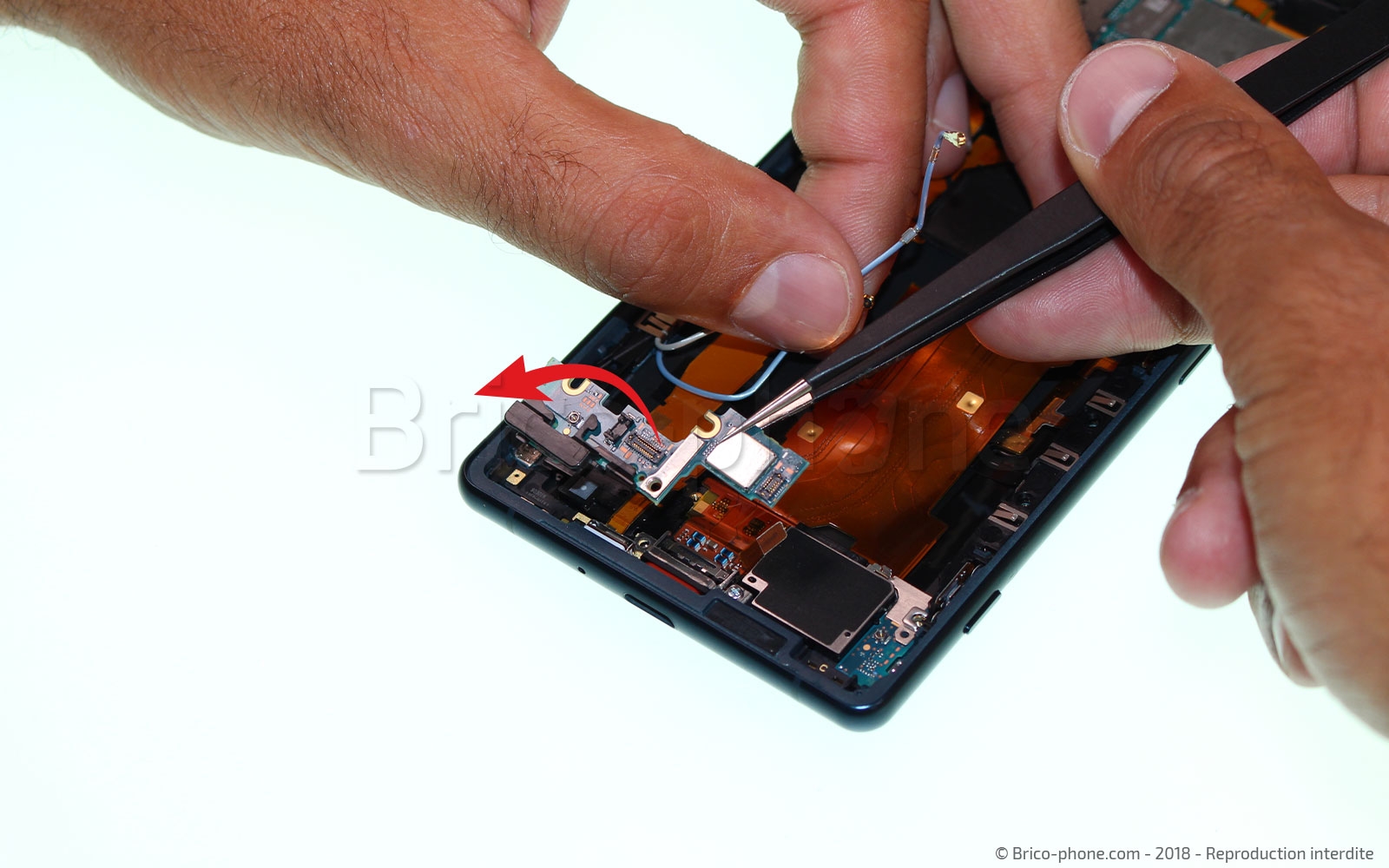 Changement de nappe power / volume sur Xperia XZ2 photo 1