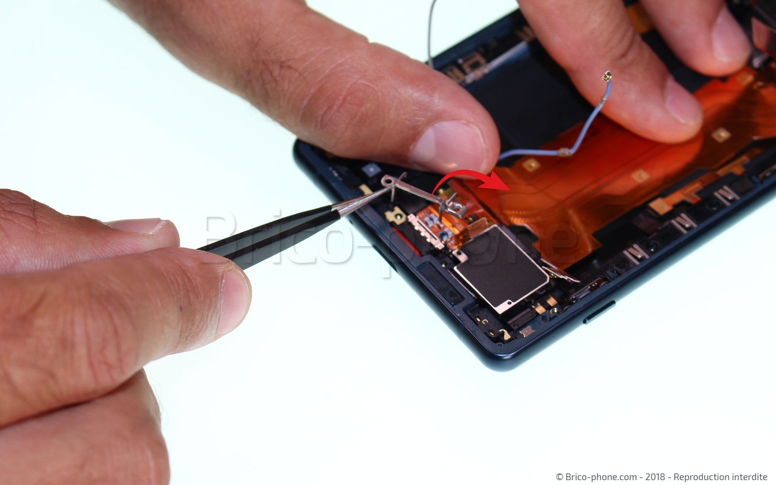 Changement de connecteur de charge sur Xperia XZ2 photo 1