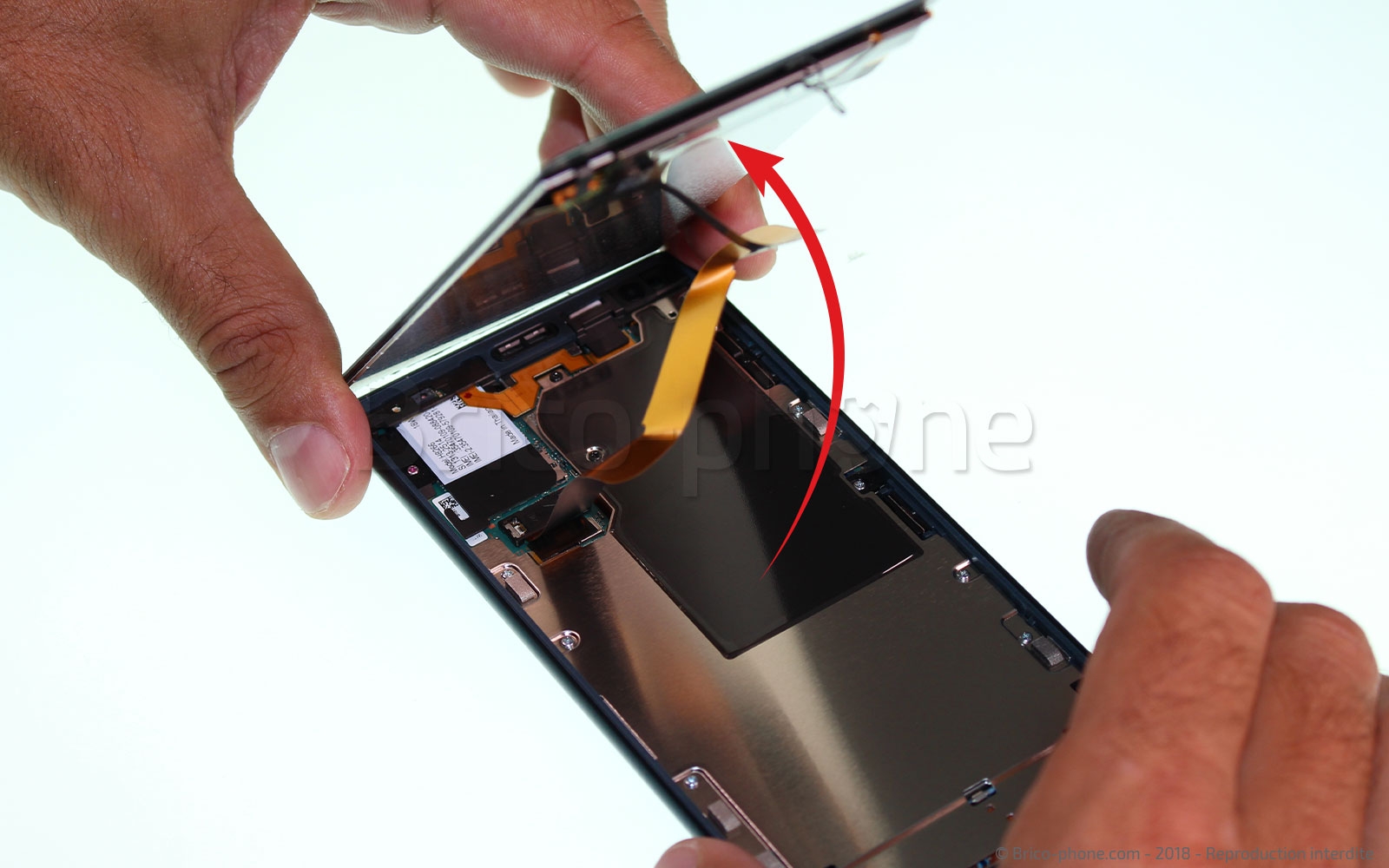 Changement de batterie sur Xperia XZ2 photo 3