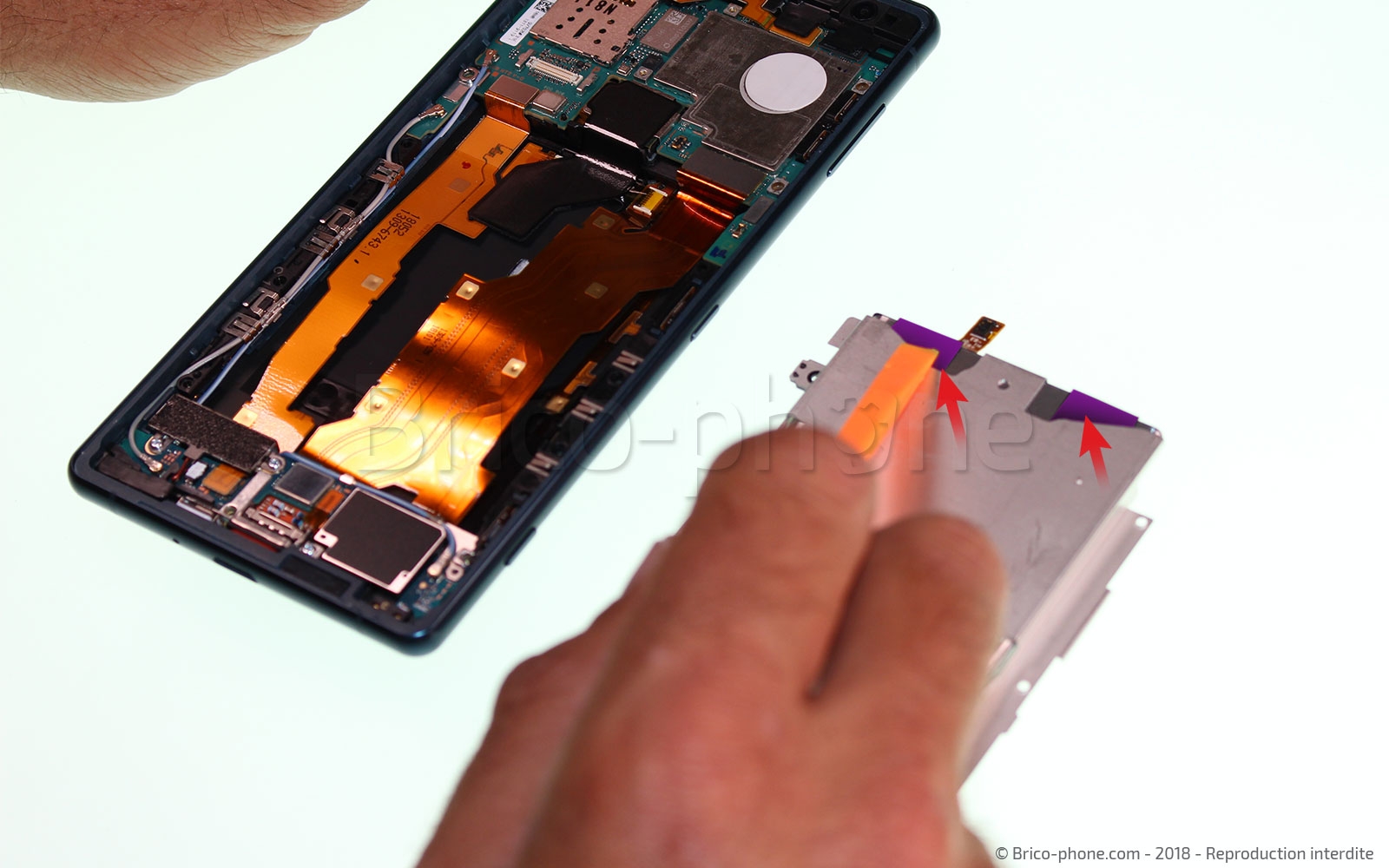 Changement de batterie sur Xperia XZ2 photo 1