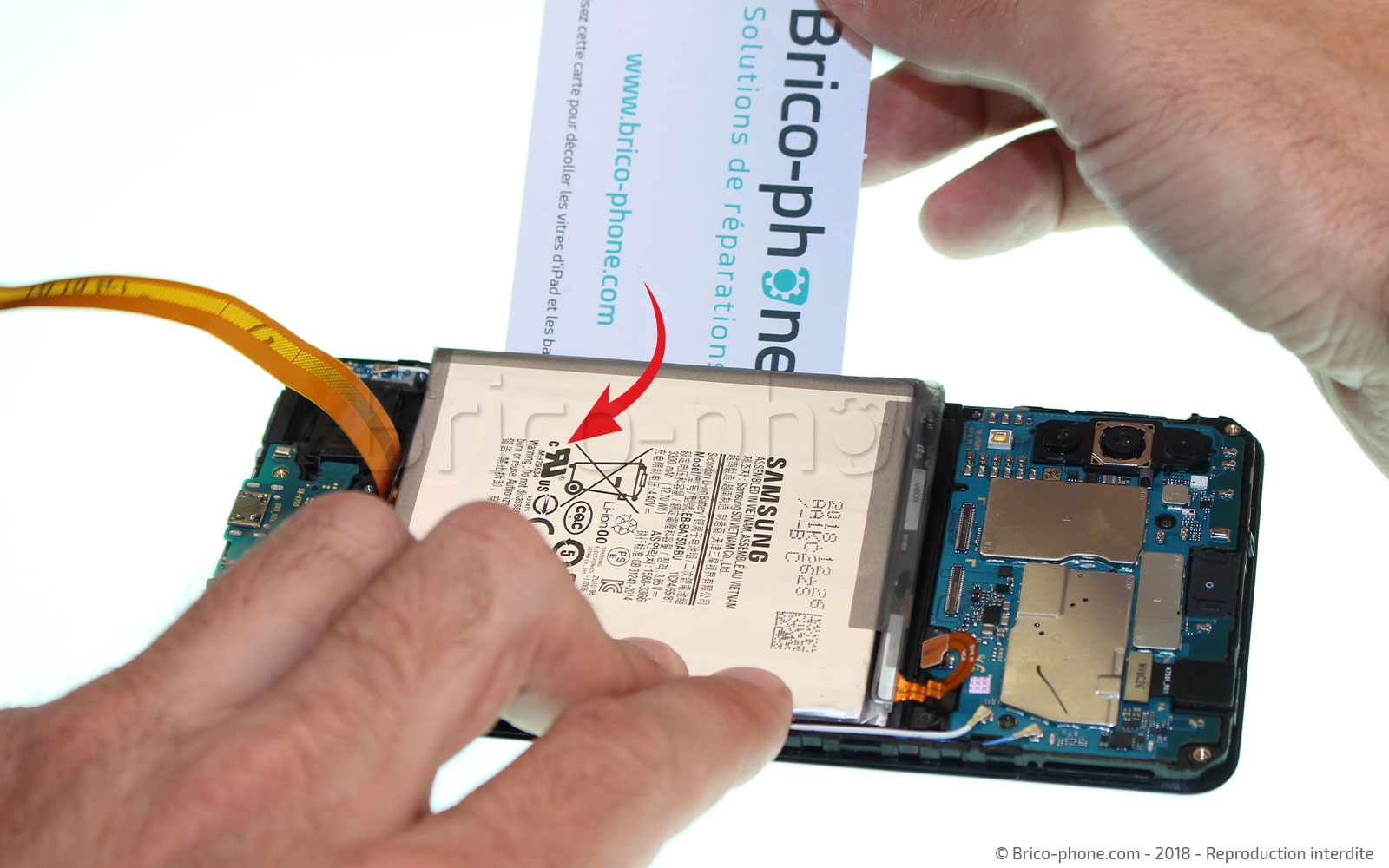 Changement de batterie sur Galaxy A7 2018 photo 2