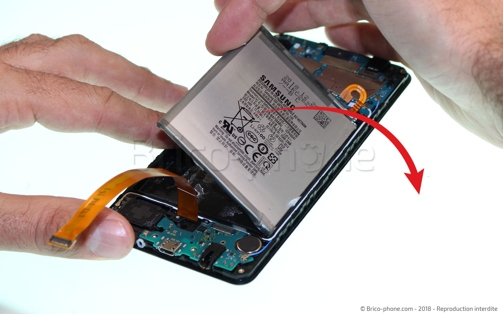 Changement de batterie sur Galaxy A7 2018 photo 3