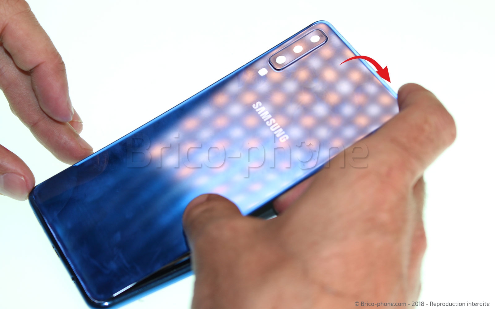 Changement de vitre arrière sur Galaxy A7 2018 photo 3