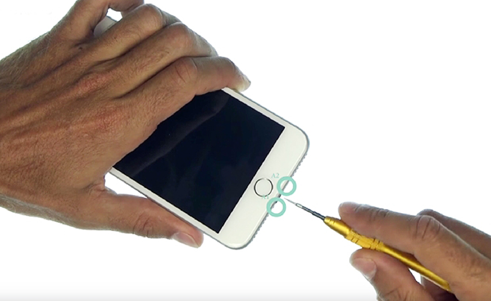 Changement d'écran (vitre+LCD) sans éléments prémontés sur iPhone 7 Plus photo 1