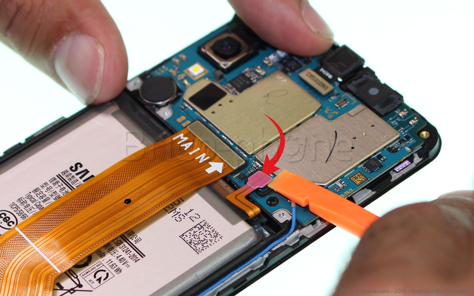 Changement d'écran vitre et AMOLED sur Galaxy A40 photo 1