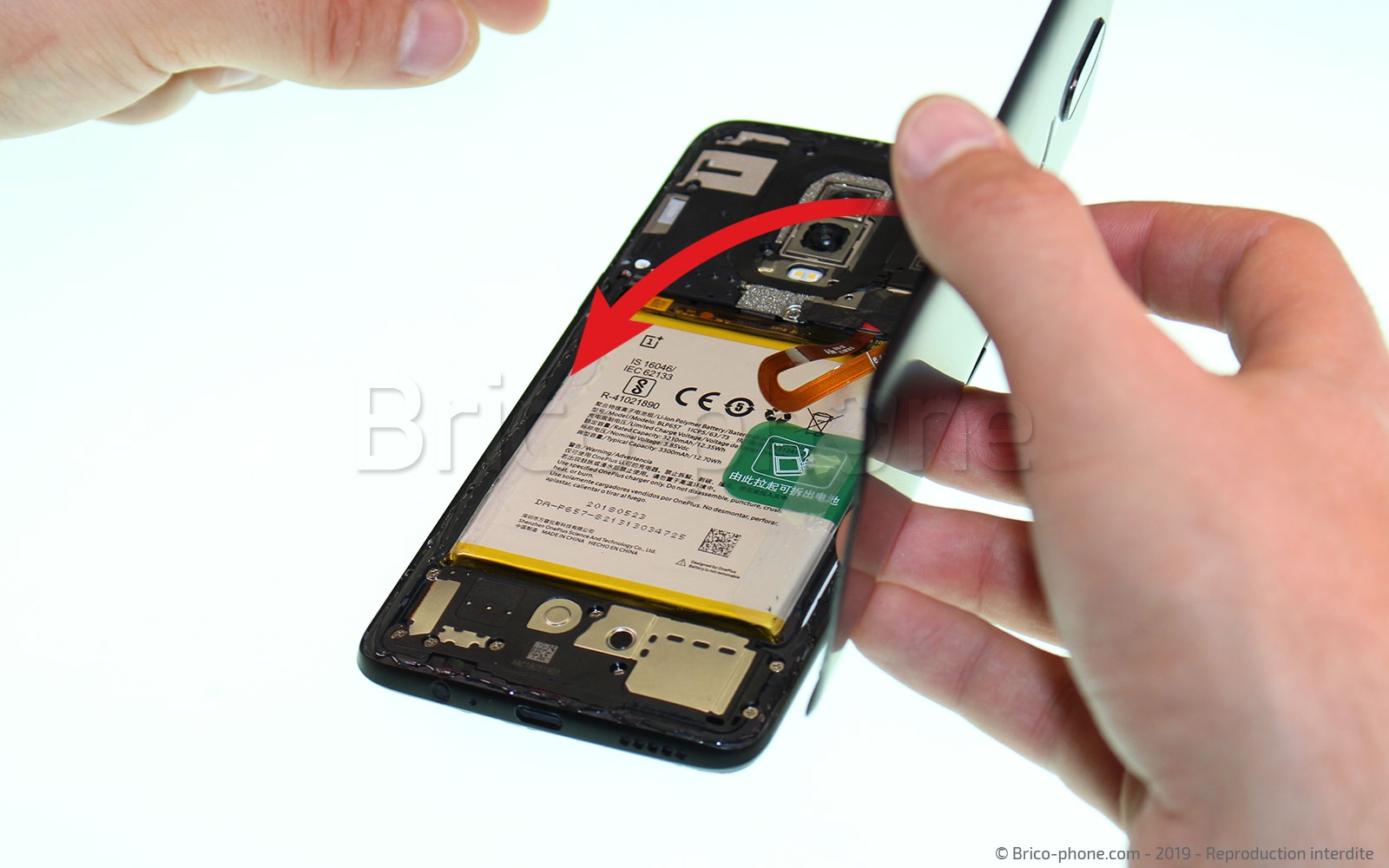 Changement de la vitre arrière sur OnePlus 6 photo 3