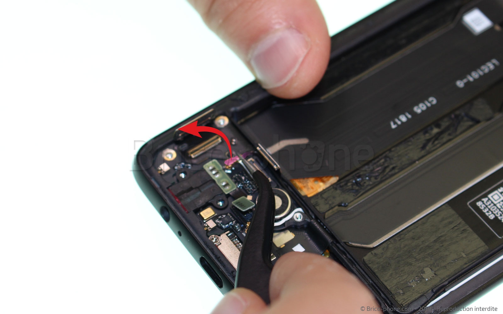 Changement du connecteur de charge sur OnePlus 6 photo 4