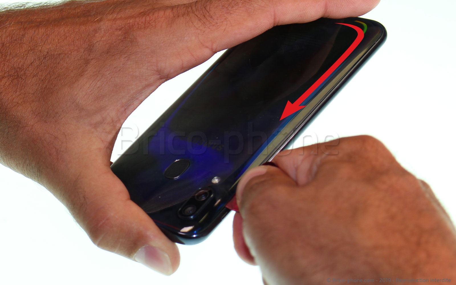 Changement de batterie sur Galaxy A40 photo 2