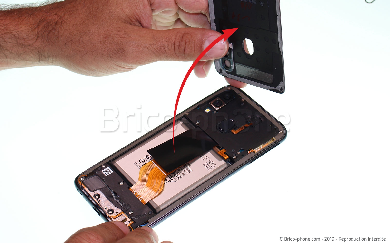 Changement de batterie sur Galaxy A40 photo 4